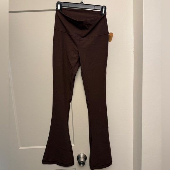 Lululemon Align Ribbed Mini-Flare legging in espresso - regular length - Picture 4 of 6